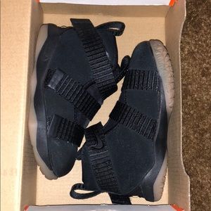 Nike Lebron Soldier XI, size 5c